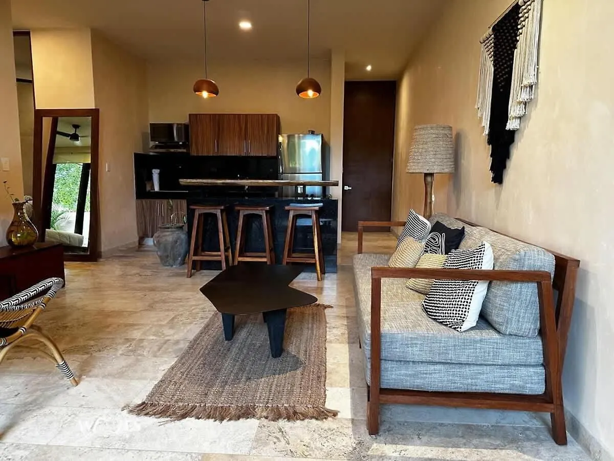 Spacious 2 Bedroom Apartment With Private Pool Top Amenities トゥルム 別荘